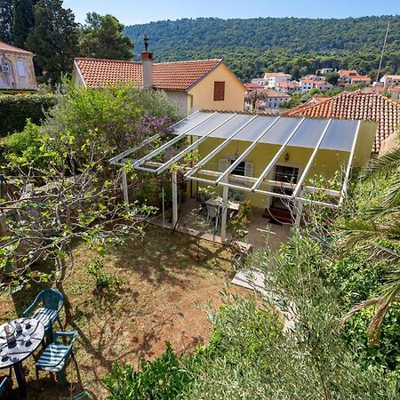 Lovely Apartment In Veli Losinj With Kitchen 외부 사진