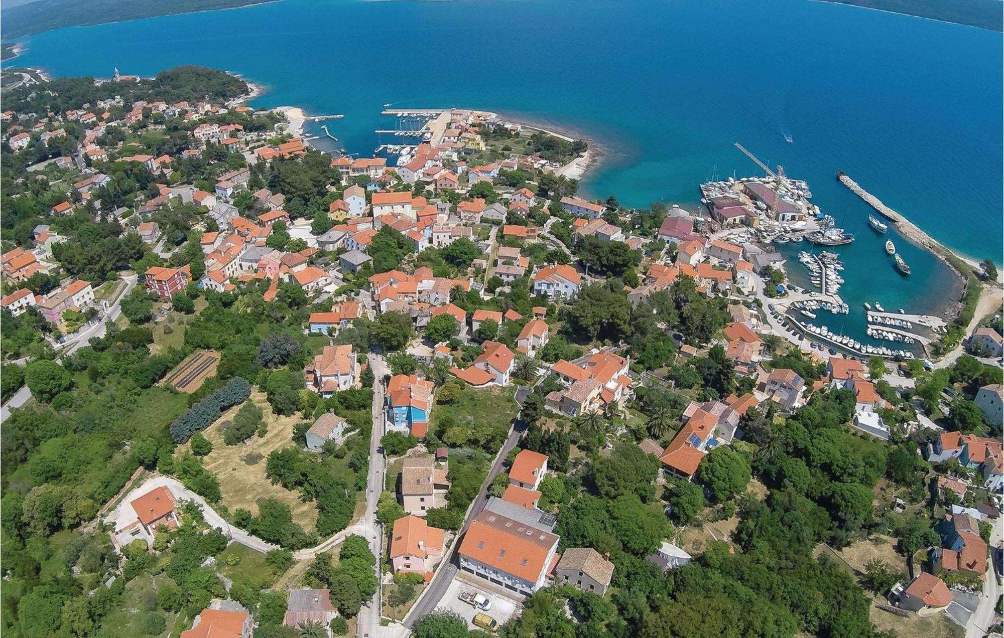 Lovely Apartment In Veli Losinj With Kitchen 외부 사진