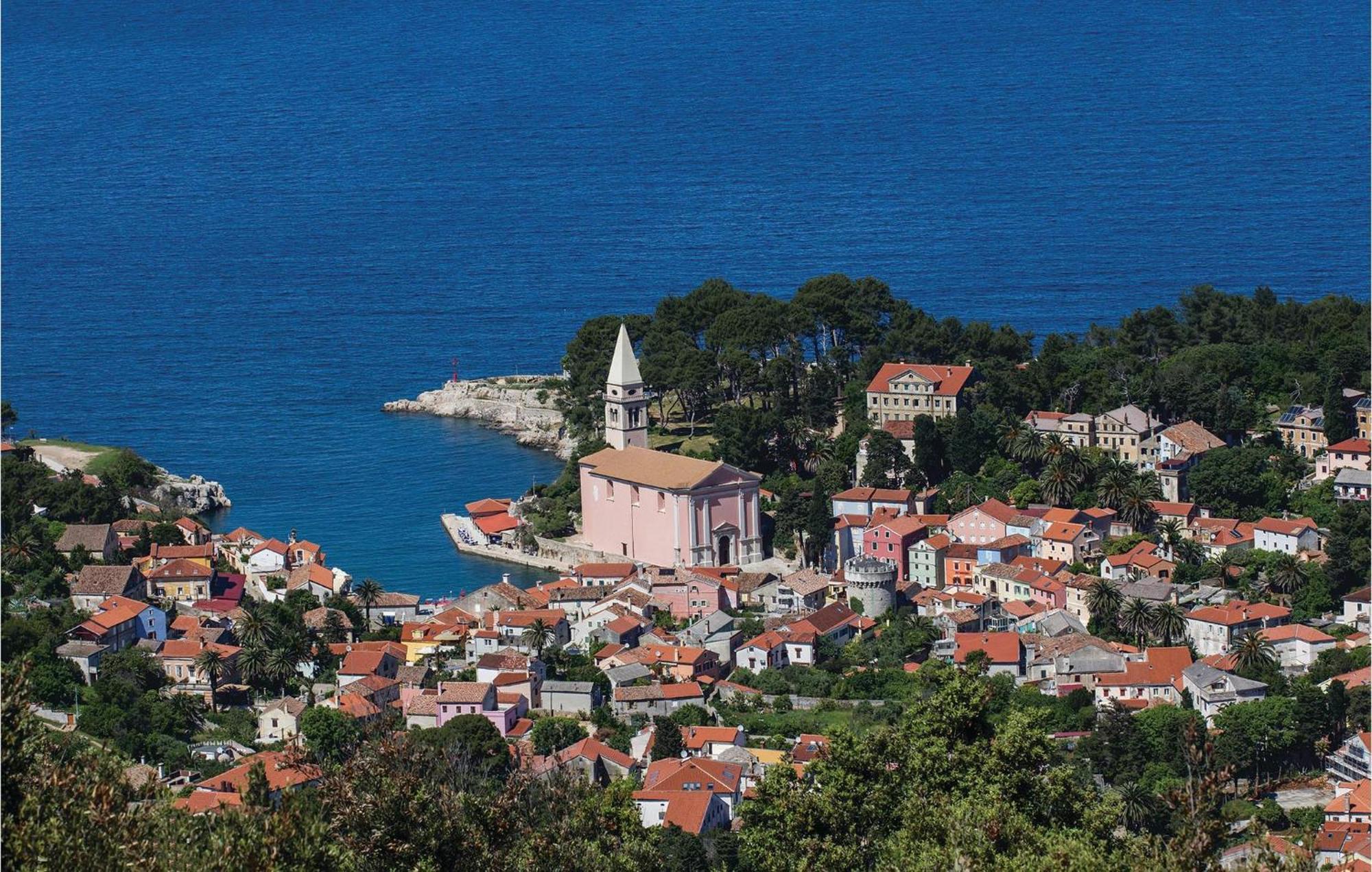 Lovely Apartment In Veli Losinj With Kitchen 외부 사진